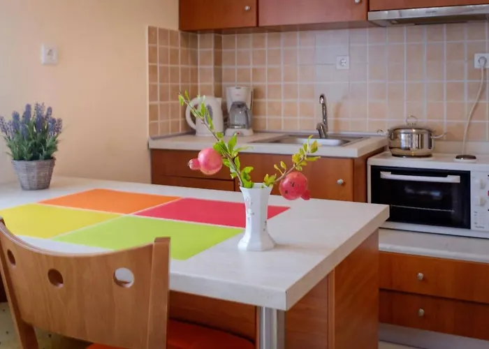 Nice & Quiet Apartment In Best Area