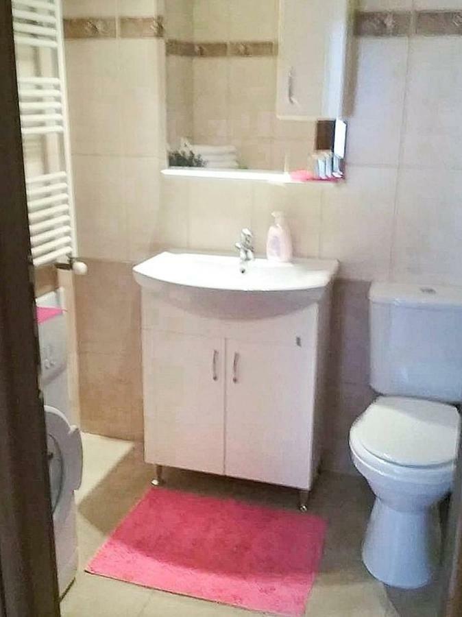 Apartment & Quiet In Area *